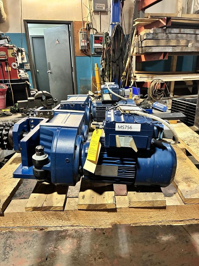 Used SEW EURODRIVE,FA77/G DRE90L4BE2HR/MM15/IV,GEAR MOTOR 1.5kW RATIO 94.93
