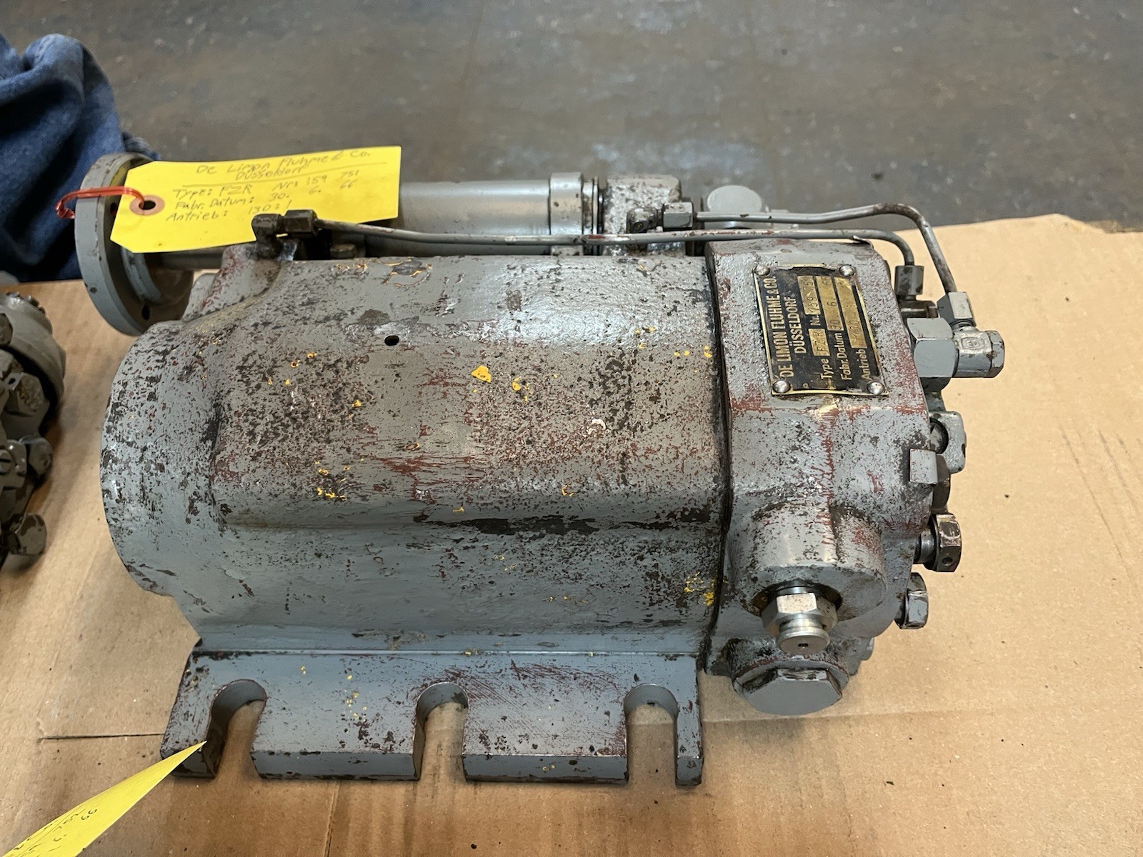 Used DE LIMON FLUHME,FZR 159-751,CENTRAL GREASE PLUNGER PUMP
