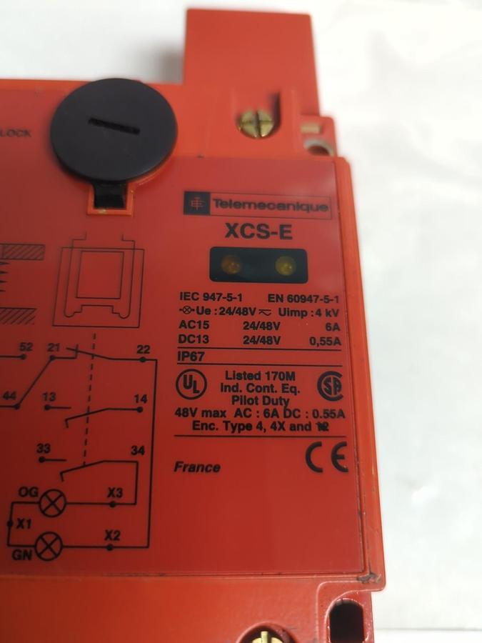 Used TELEMECANIQUE,XCS-E5511,SAFETY LIMIT SWITCH PRE-OWNED