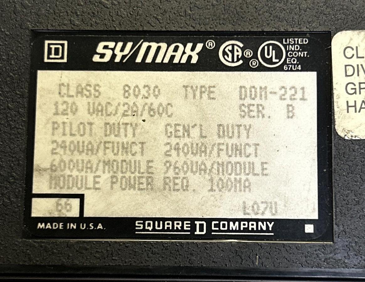 Used SQUARE D SYMAX,8030DOM-221,OUTPUT MODULE