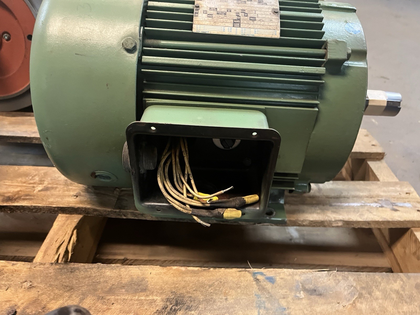Used MARATHON,3VB-213TTFL7776BR-L,MOTOR 3HP 3PH 1135RPM 213T