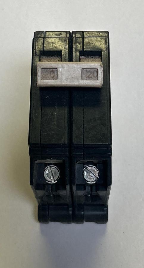 Used CUTLER HAMMER,CH220,CIRCUIT BREAKER 20A 120/240V 2P