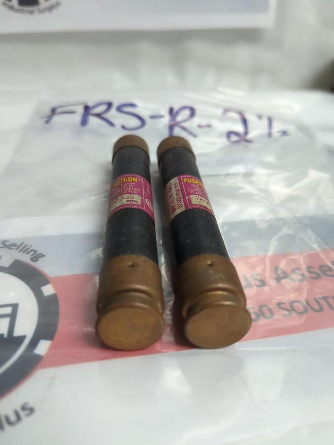 Used COOPER BUSSMANN,FRS-R-2-1/2,FUSETRON 2-1/2 AMP FUSE LOT OF 2 PRE-OWNED