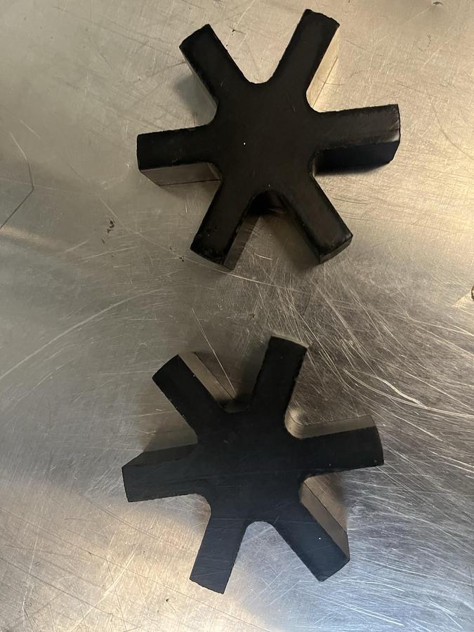 BOSTON,XFCR-25,SPIDER COUPLING LOT OF 2