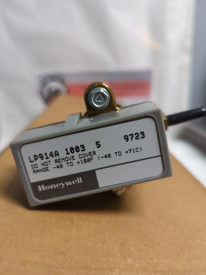 HONEYWELL,LP914A 1003 5,INSERTION TEMPERATURE SENSOR 15 INCH -40/160+ NOS