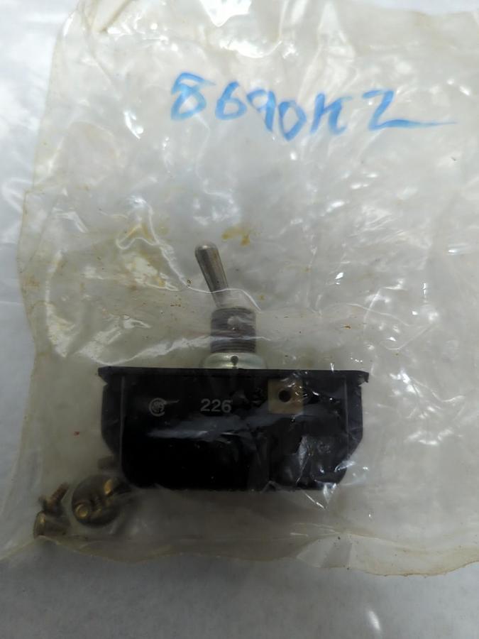 SA,226,TOGGLE SWITCH NOS