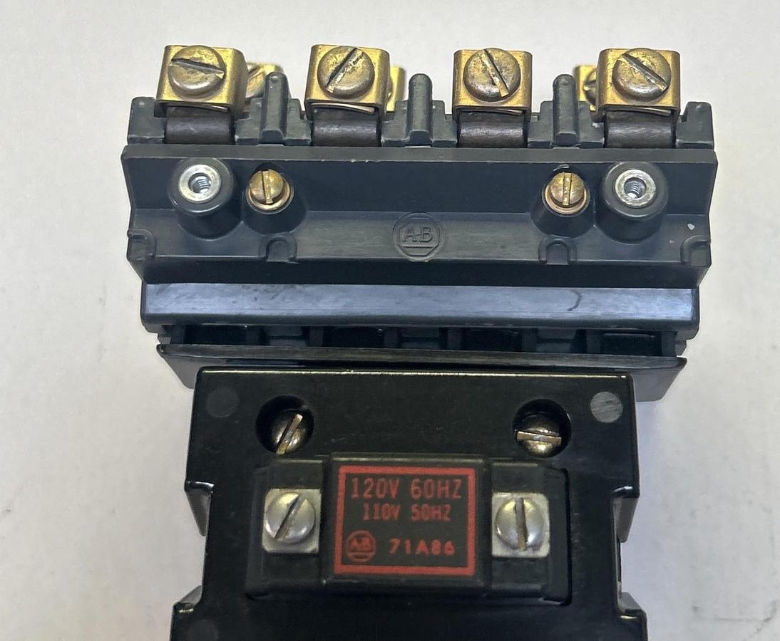 Used ALLEN BRADLEY,702-B0D93,CONTACTOR SIZE 1 27A 600V