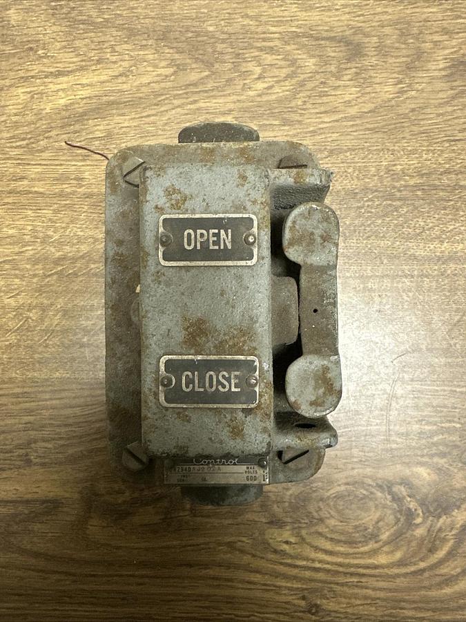Used General Electric,AJ202A,Control Switch