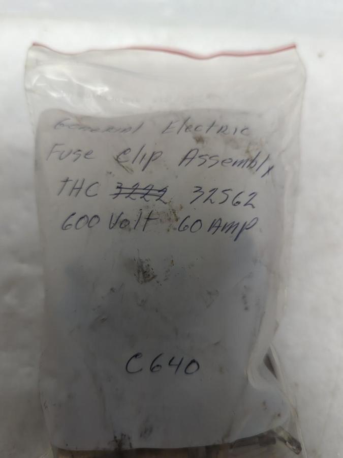 GENERAL ELECTRIC,THC32562,FUSE CLIP ASSEMBLY 600V 60AMP NOS