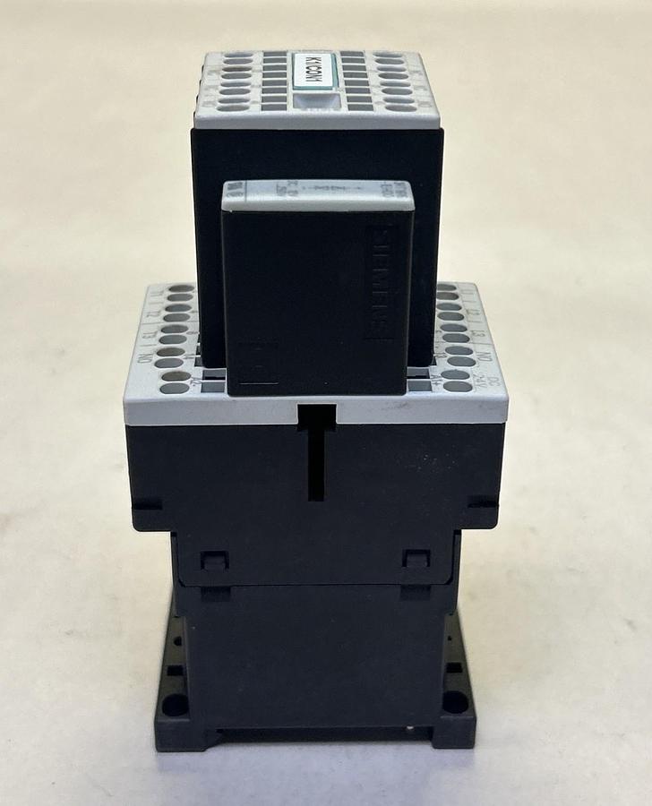 Used SIEMENS,3ZX1012-0RH11-1AA1,CONTACTOR W/ 3RH1911-2HA12 CONTACT BLOCK