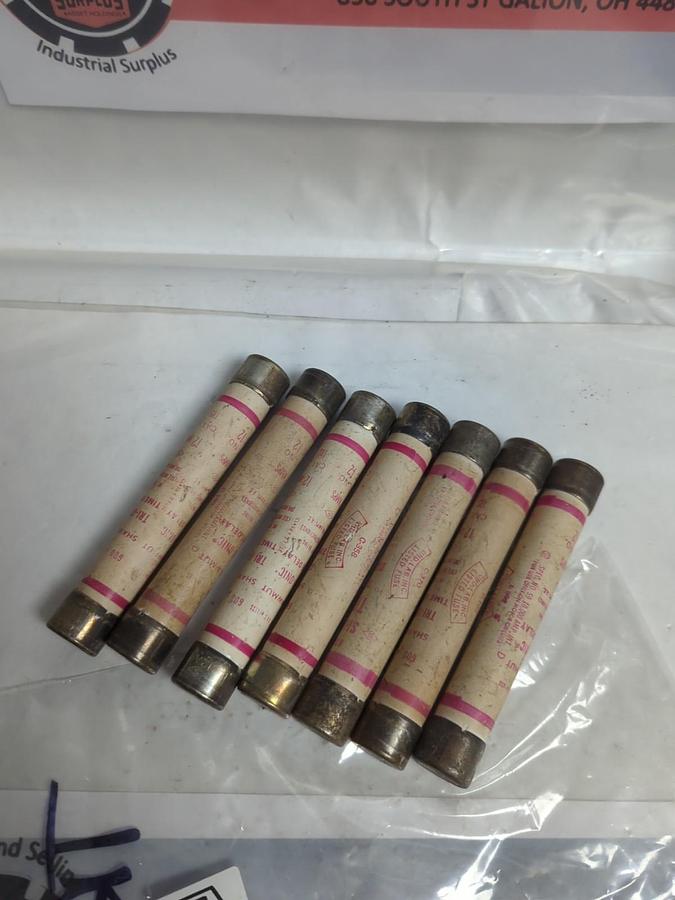 Used GOULD SHAWMUT,TRS7,TRI-ONIC 7 AMP FUSE LOT OF 7 PRE-OWNED
