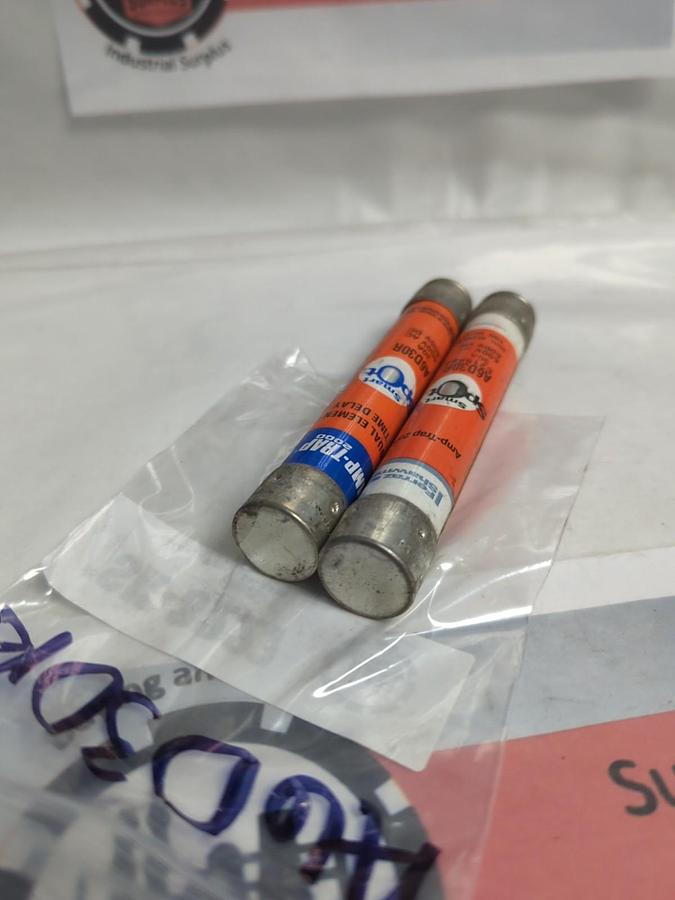 Used FERRAZ SHAWMUT,A6D30R,SMART-SPOT 30 AMP FUSE LOT OF 2 PRE-OWNED
