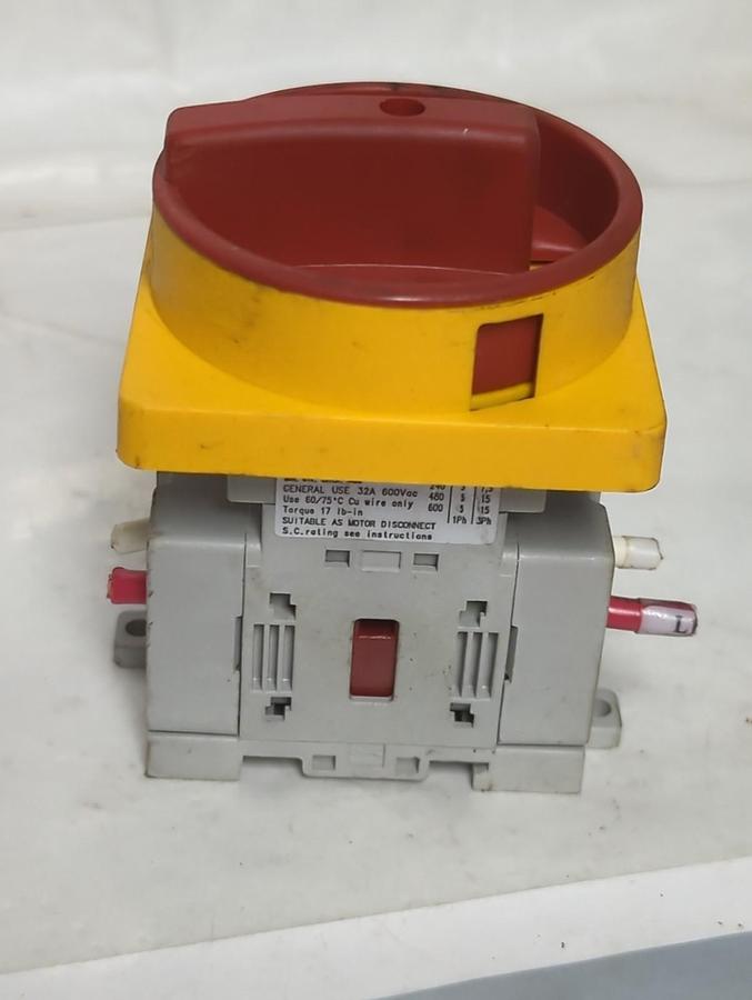 Used ALLEN BRADLEY,194E-E32-1753,SERIES B DISCONNECT SWITCH PRE-OWNED