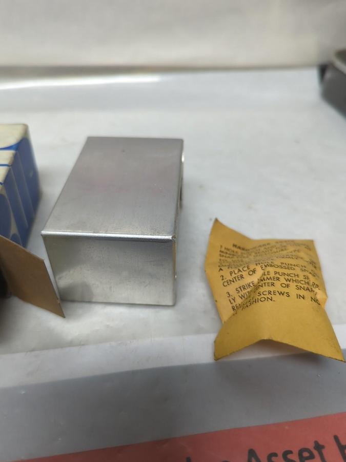 BUD,CU-3000-A,COMBO SNAP OR SCREW TYPE MINI-BOX 2-3/4 LX2-1/8WX1-5/8H INCHES NOS