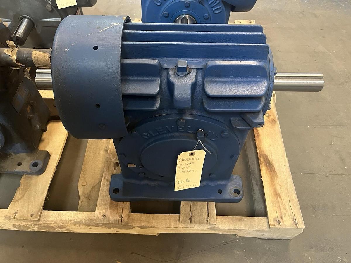 Used CLEVELAND,50RE,WORM GEAR SPEED REDUCER SIZE 27 RATIO 30 7.26HP 1750RPM
