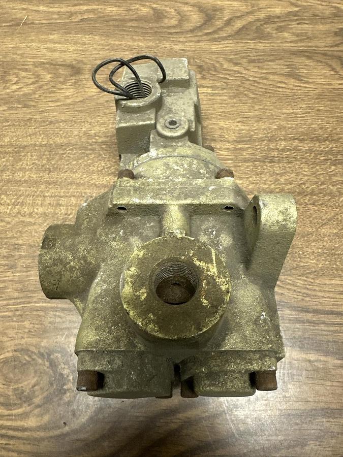 Used Ross,2176B4001,Directional Control Valve