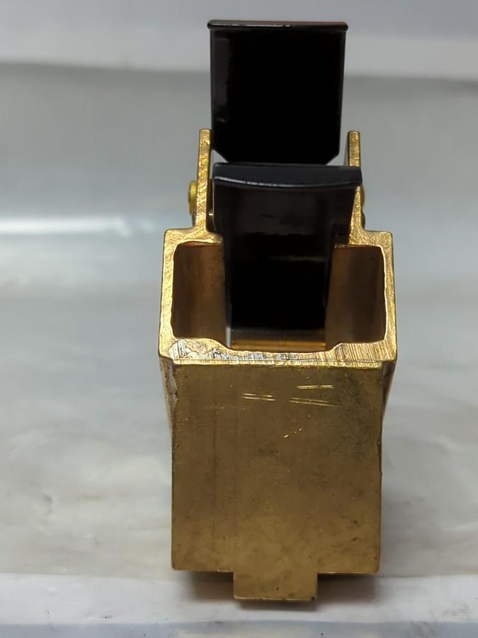 Used HEWLIG CARBON,13.621222.1.101,CARBON BRUSH HOLDER PRE-OWNED