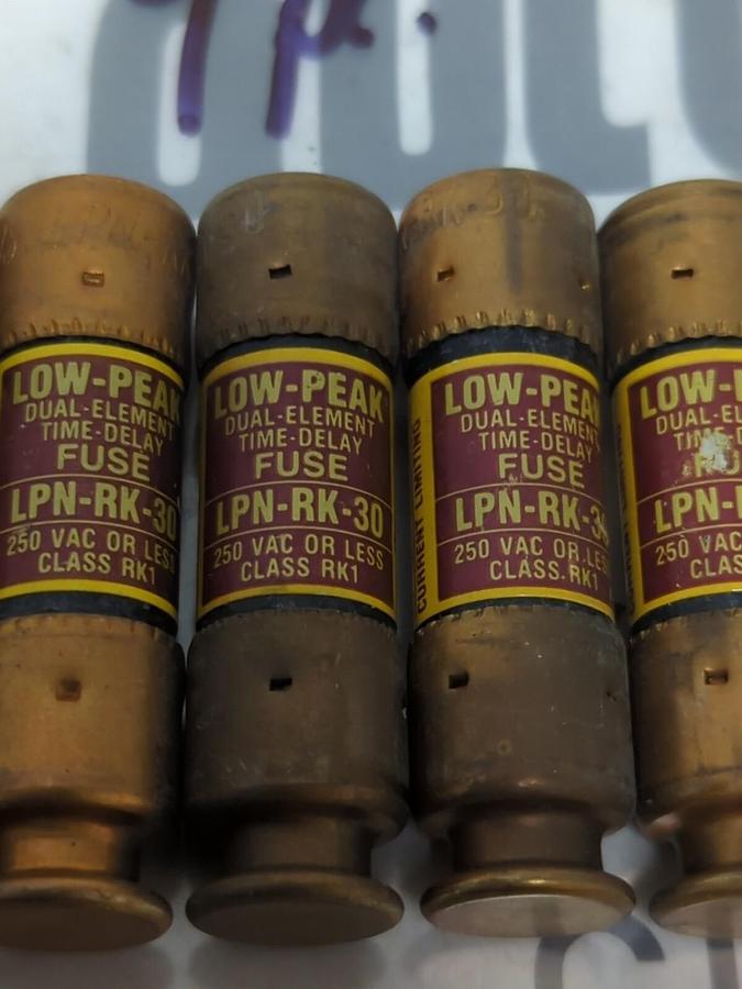 COOPER BUSSMANN,LPN-RK-30,LOW-PEAK 30 AMP FUSE LOT OF 9 NOS