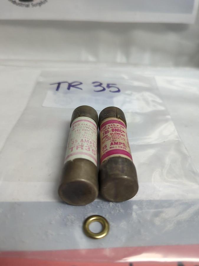 Used GOULD SHAWMUT,TR-35,TRI-ONIC 35 AMP FUSE LOT OF 2 PRE-OWNED