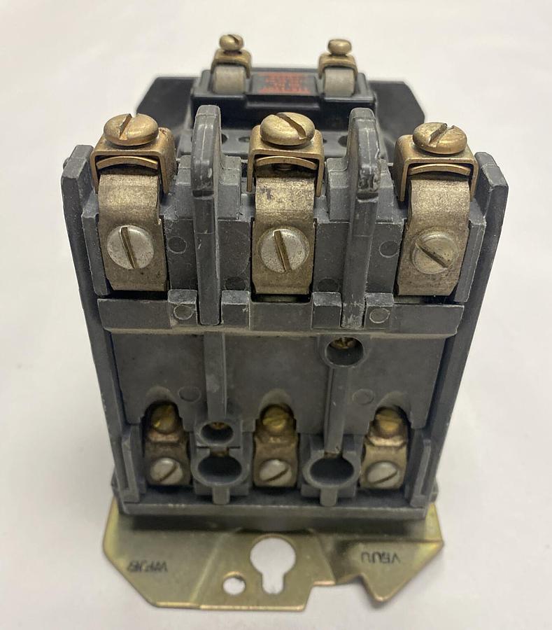 Used ALLEN-BRADLEY,500F-BOD93,SIZE 1 STARTER 27A 600V