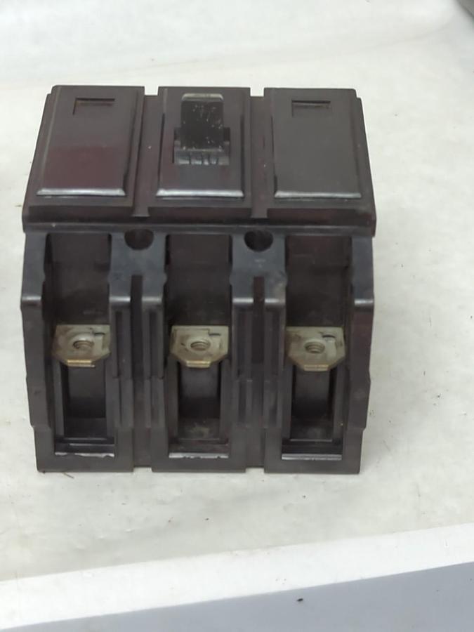 Used WESTINGHOUSE,15A,CIRCUIT BREAKER 15 AMP 3-POLE LOT OF 2 PRE-OWNED