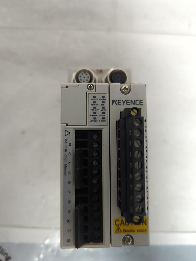 Used KEYENCE,SL-R11,SAFETY CONTROL UNIT 24VDC CLASS 2 PRE-OWNED