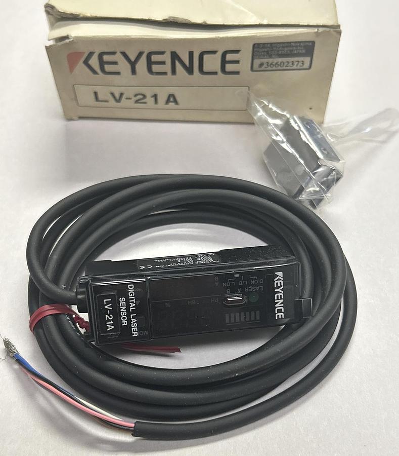 Used KEYENCE,LV-21A,DIGITAL LASER AMPLIFIER UNIT NEW