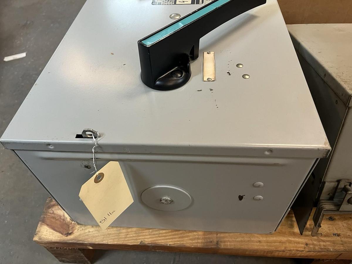 SIEMENS,V7H3205,I-T-E VACU-BREAK PANELBOARD SWITCH 400A 240V 3P 3PH