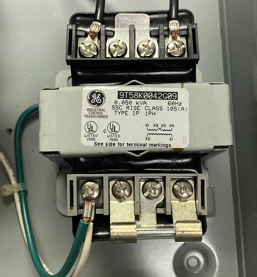 GENERAL ELECTRIC,CR305B104AGA, MAGNETIC CONTACTOR SIZE 0 W/ ENCLOSURE NEW NO BOX