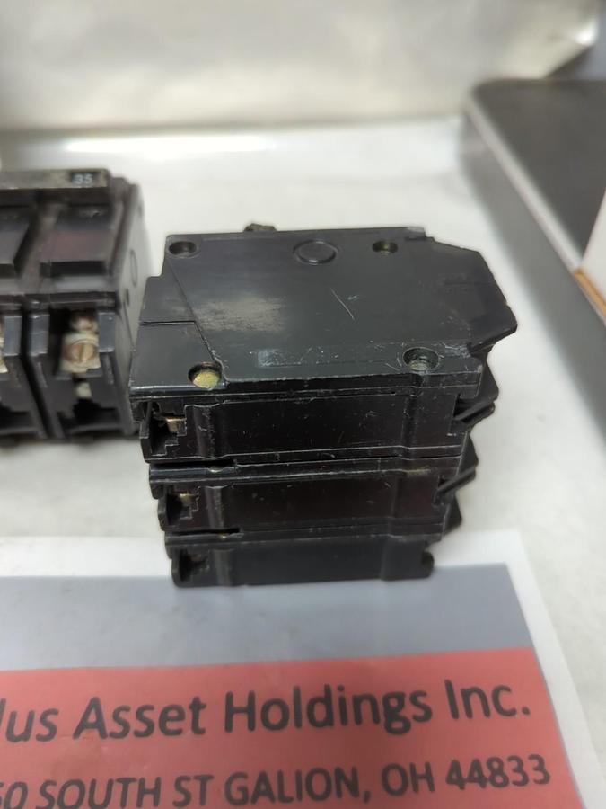 Used GENERAL ELECTRIC,THQL2135,CIRCUIT BREAKER 35 AMP 3-POLE LOT OF 2 PRE-OWNED