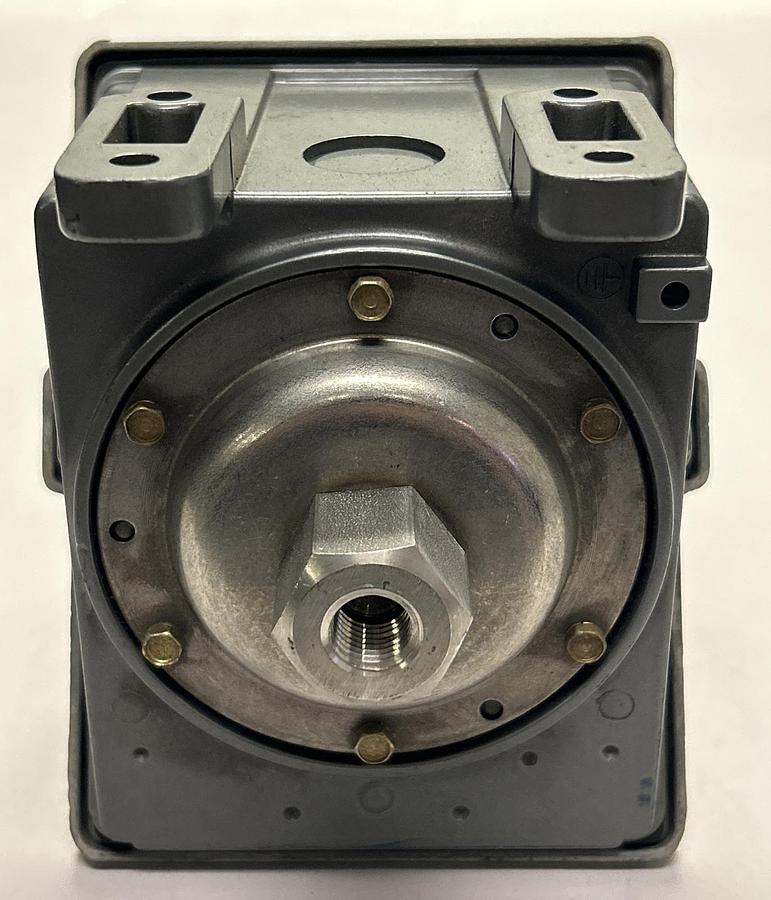 UNITED ELECTRIC,J400-555-9562,PRESSURE SWITCH NOS
