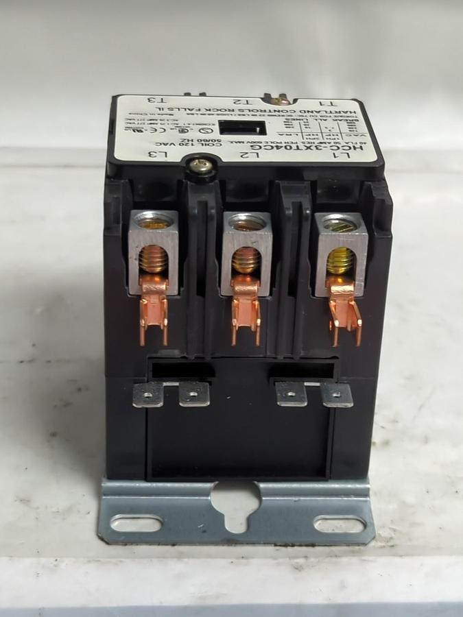 HARTLAND CONTROLS,HCC-3XT04CG,CONTACTOR 120VAC 50/60HZ NOS