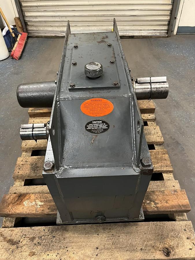 Used FALK,2080Y1-LS,ENCLOSED GEAR DRIVE RATIO 2.043 INPUT 250HP 1770RPM