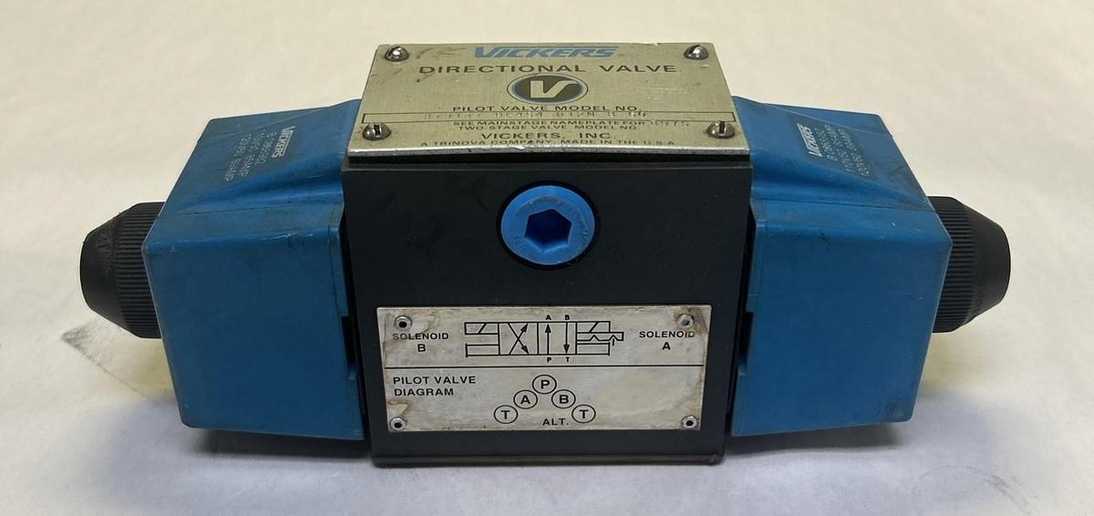 Used VICKERS,879137DG4S4012NB60,PILOT VALVE