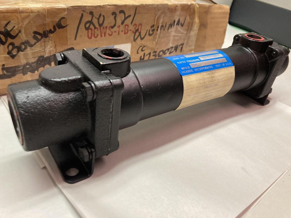 Vickers,OCW-S-1-B-30,Oil Cooler/Heat Exchanger P/N 680912