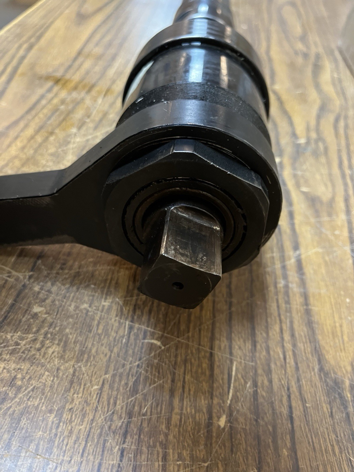 Used STANLEY,E55LB4-623,E-55 SERIES INLINE LEVER NUTRUNNER 1" DRIVE TORQUE 623Nm