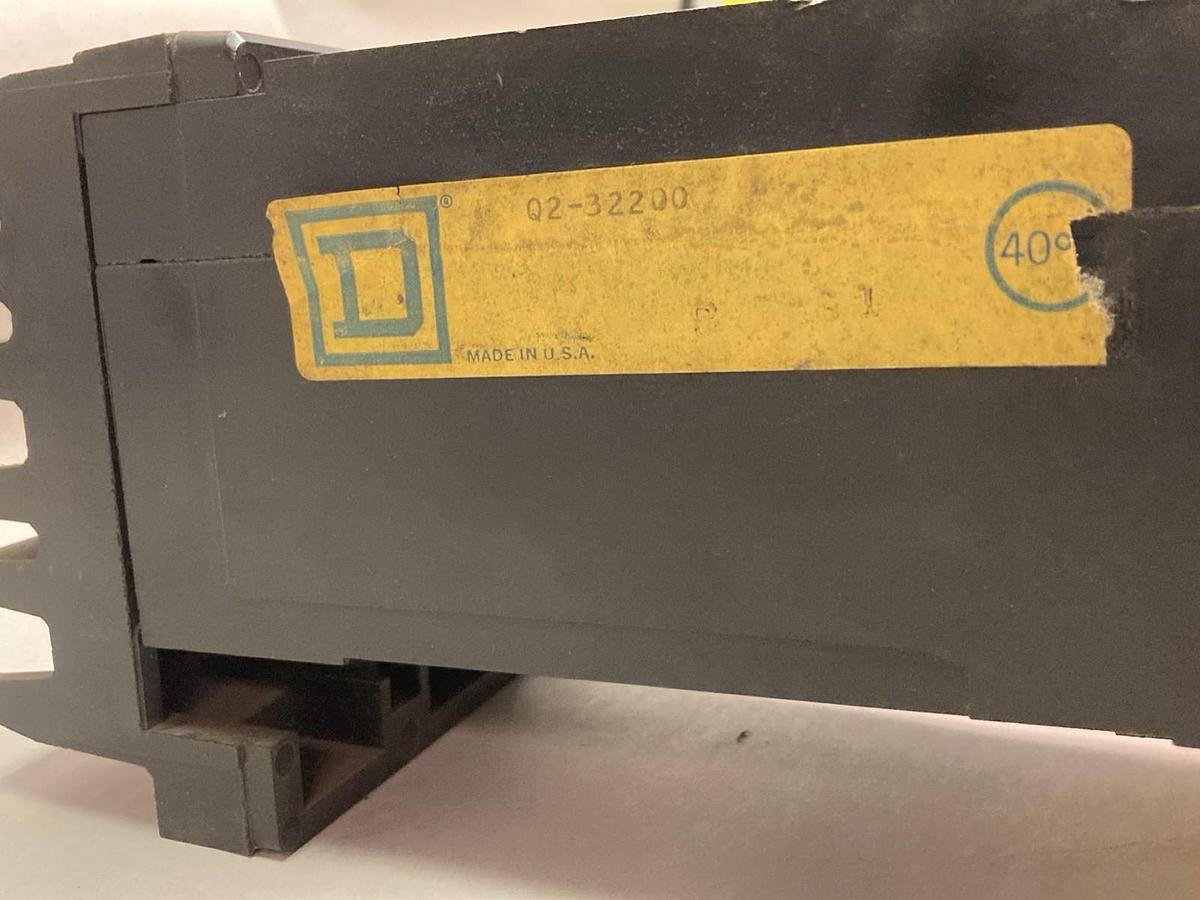 Used Square D,Q2-32200 LF-551,3-Pole Circuit Breaker 200A 240Vac