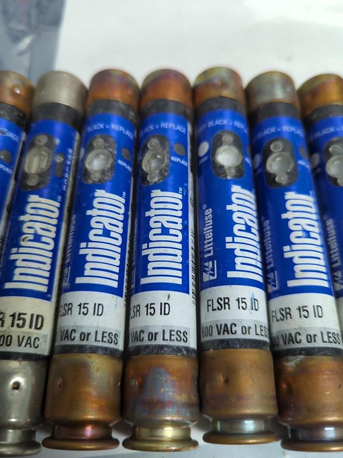 Used LITTELFUSE,FLSR-15ID,INDICATOR FUSE 15 AMP LOT OF 7 PRE-OWNED
