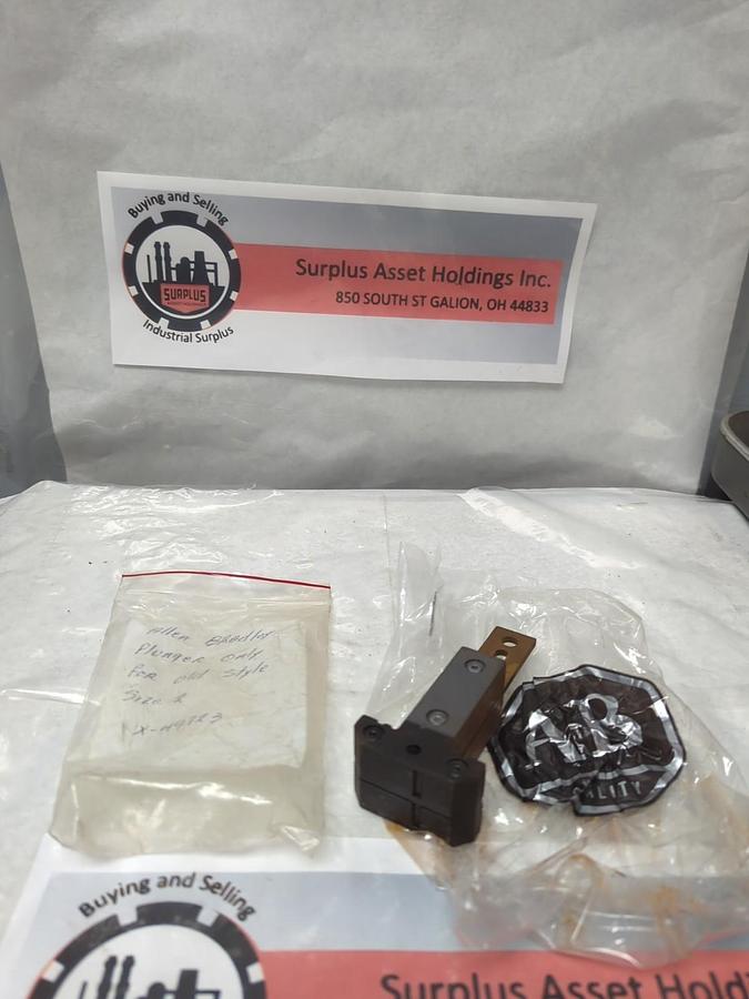 Used ALLEN BRADLEY,X-49723,PLUNGER FOR OLD STYLE 2 PRE-OWNED