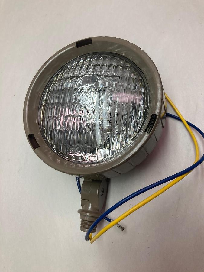 General Electric,4044-1,Sealed Beam Lamp 12v