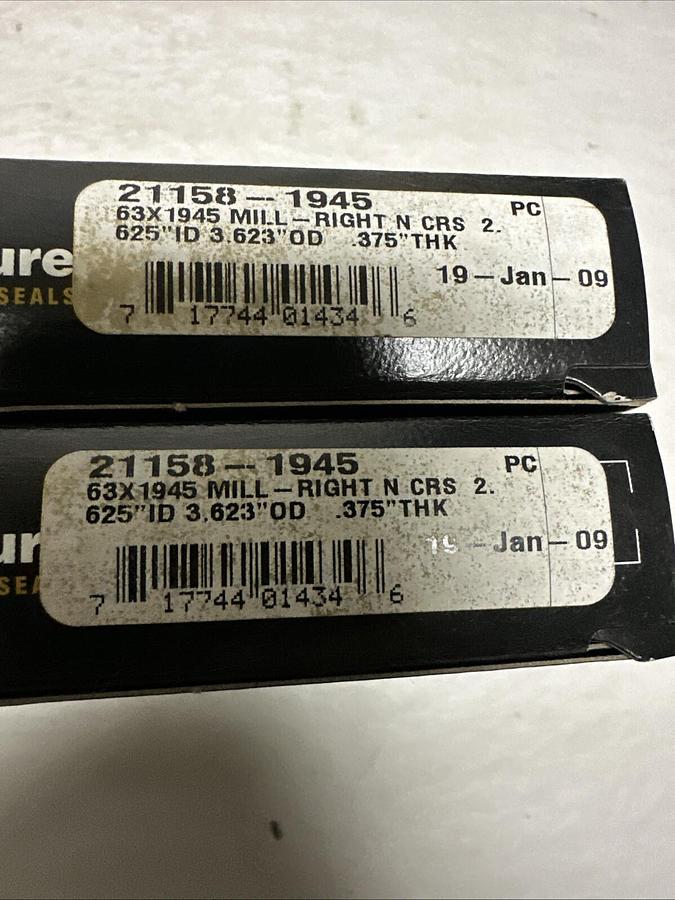 Used Garlock Klozure,21158-1945,Oil Seals LOT of 2
