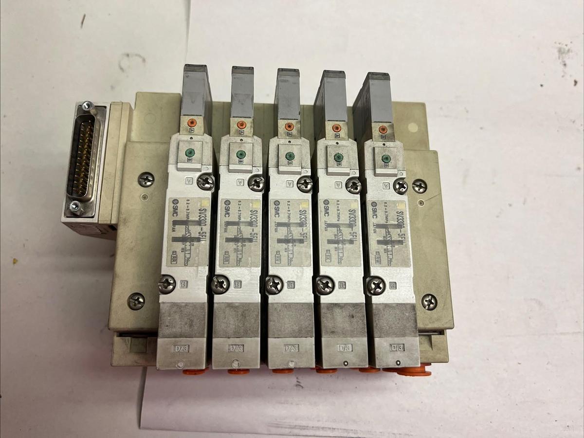 Used SMC,SV3300-5FU,PNEUMATIC AIR VALVE BANK 5 SOLENOID VALVES