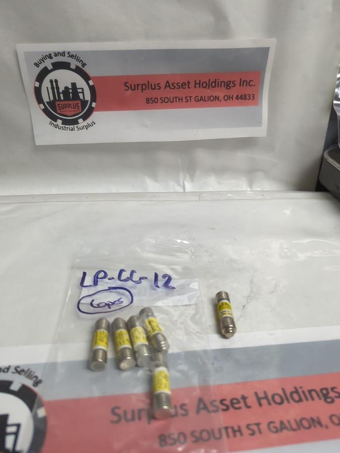 Used COOPER BUSSMANN,LP-CC-12,LOW-PEAK 12 AMP FUSE LOT OF 6 PRE-OWNED
