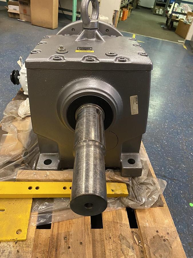 Used Nord,SK82KW,UniCase Gear Reducer Ratio 10.33 Torque 60764Lb-IN 169RPM