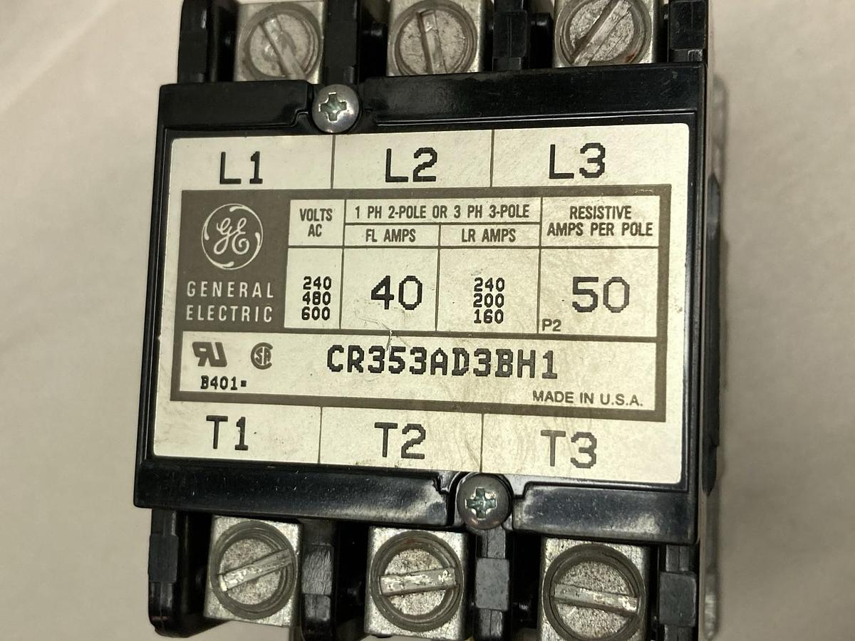 Used General Electric,CR353AD3BH1,3-Poles Contactor 40 Amp 240Vac