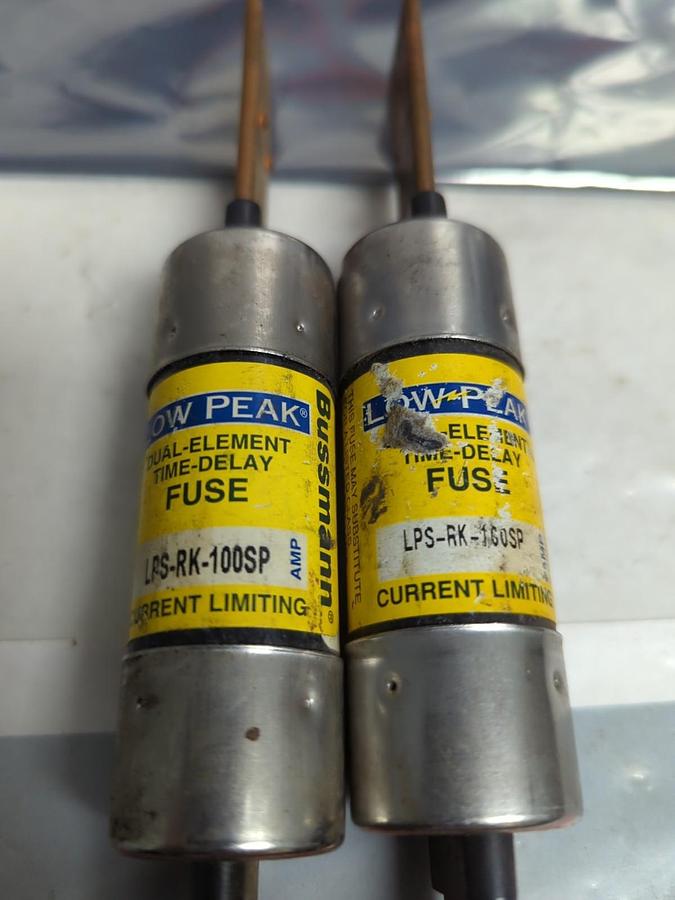 Used COOPER BUSSMANN,LPS-RK-100SP,LOW-PEAK FUSE 100 AMP LOT OF 2 PRE-OWNED