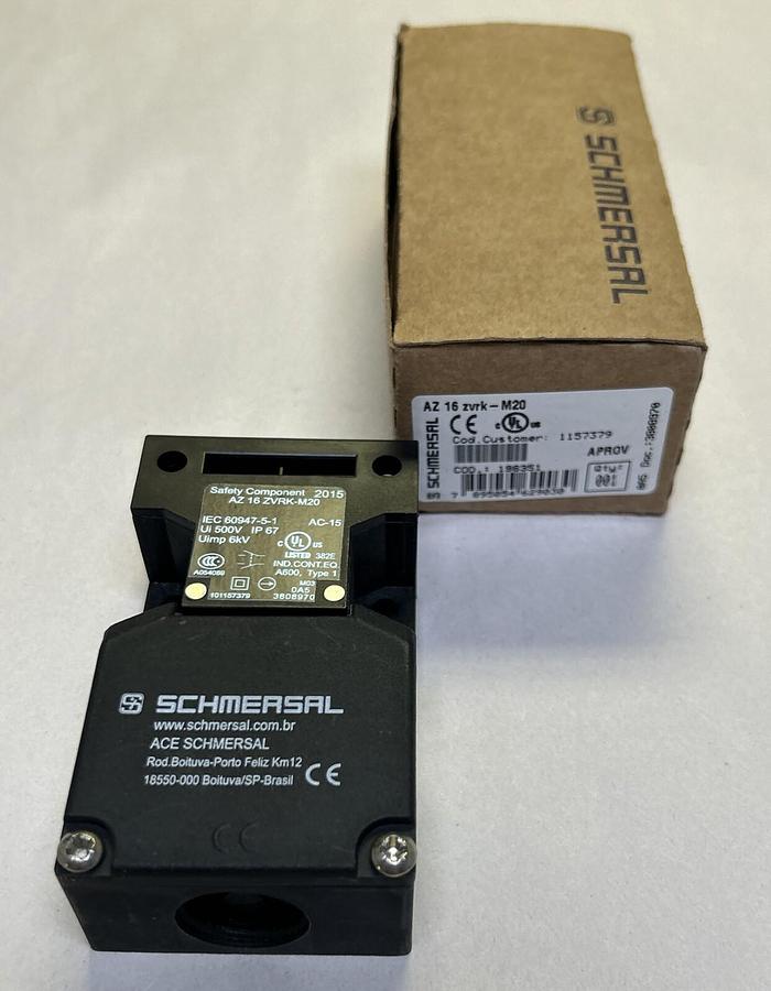 Used SCHMERSAL,AZ16ZVRK-M20,SAFETY SWITCH NEW