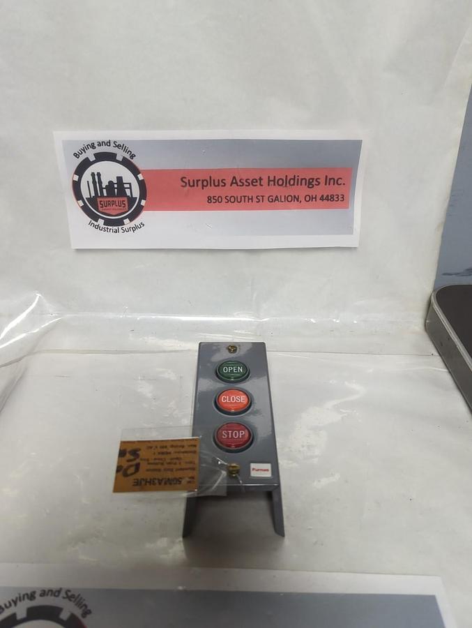FURNAS,50MA3HJE,3-PUSH BUTTON COVER ONLY OPEN-CLOSE-STOP NOS