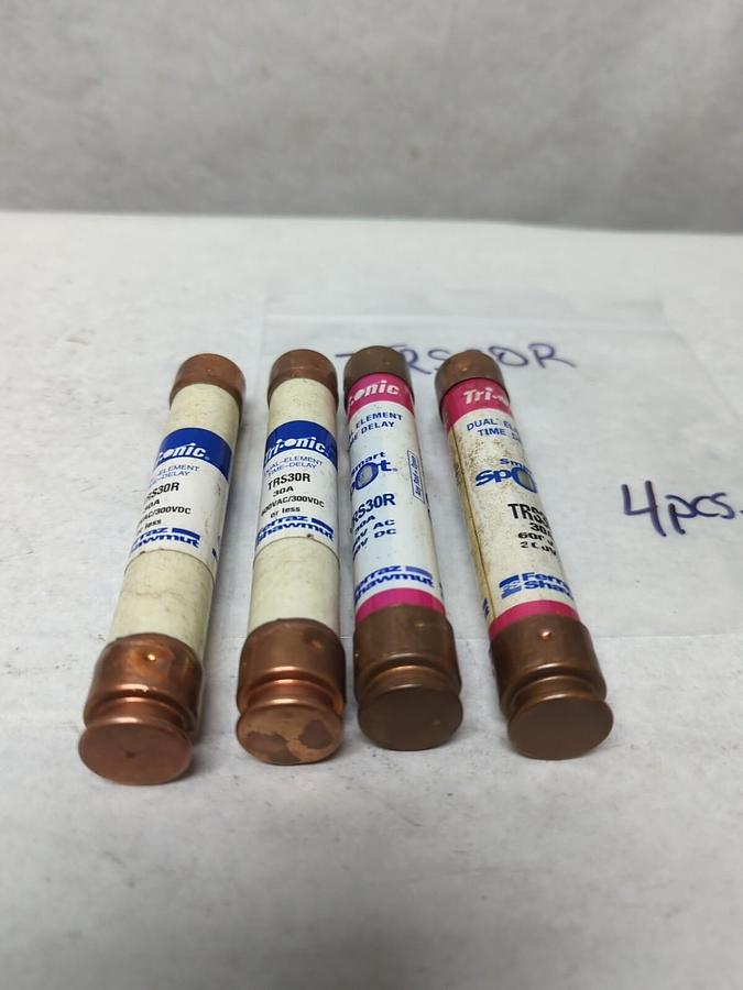 Used FERRAZ SHAWMUT,TRS30R,TRI-ONIC 30 AMP FUSE LOT F 4 PRE-OWNED