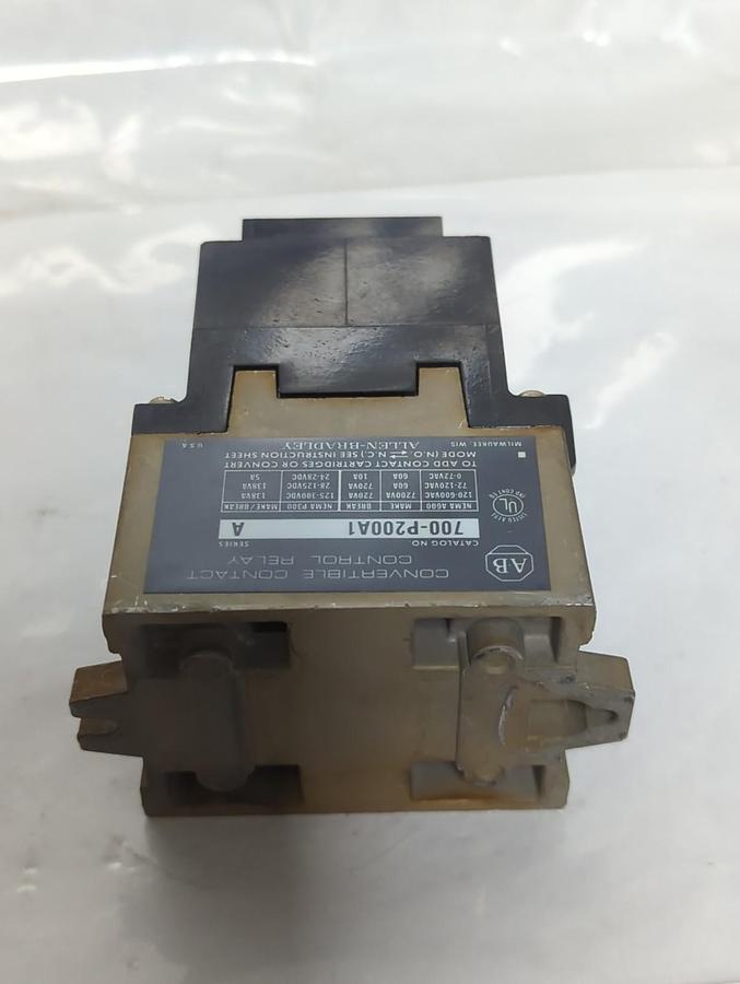 Used ALLEN BRADLEY,700-P200A1,SERIES A CONVERTIBLE CONTACT CONTROL RELAY PRE-OWNED